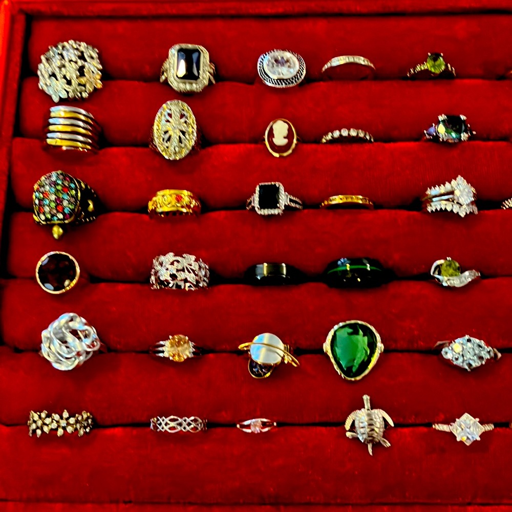 Big lot of 46 +10 piece, assorted, beautiful men’s, and ladies rings, jewelry